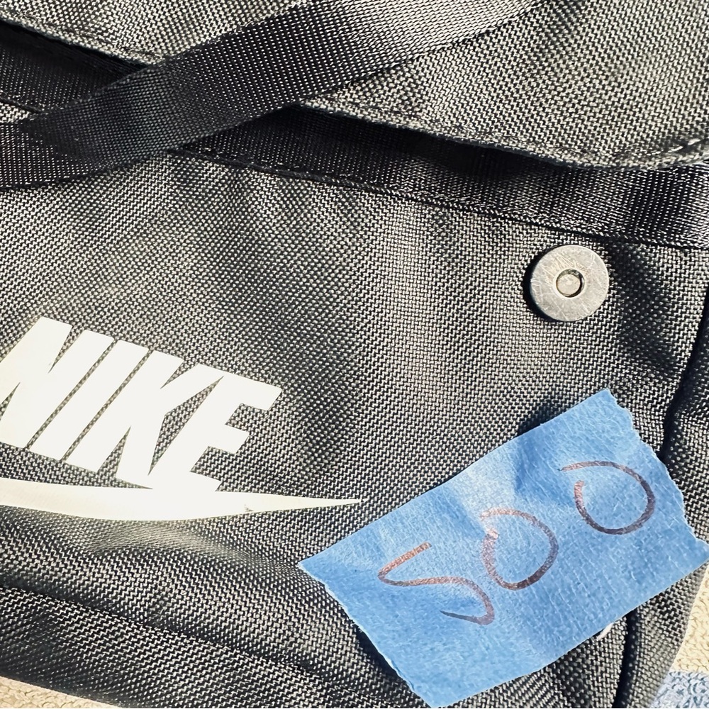 Nike Sportswear Futura Logo Crossbody Bag in Black - Picture 10 of 11